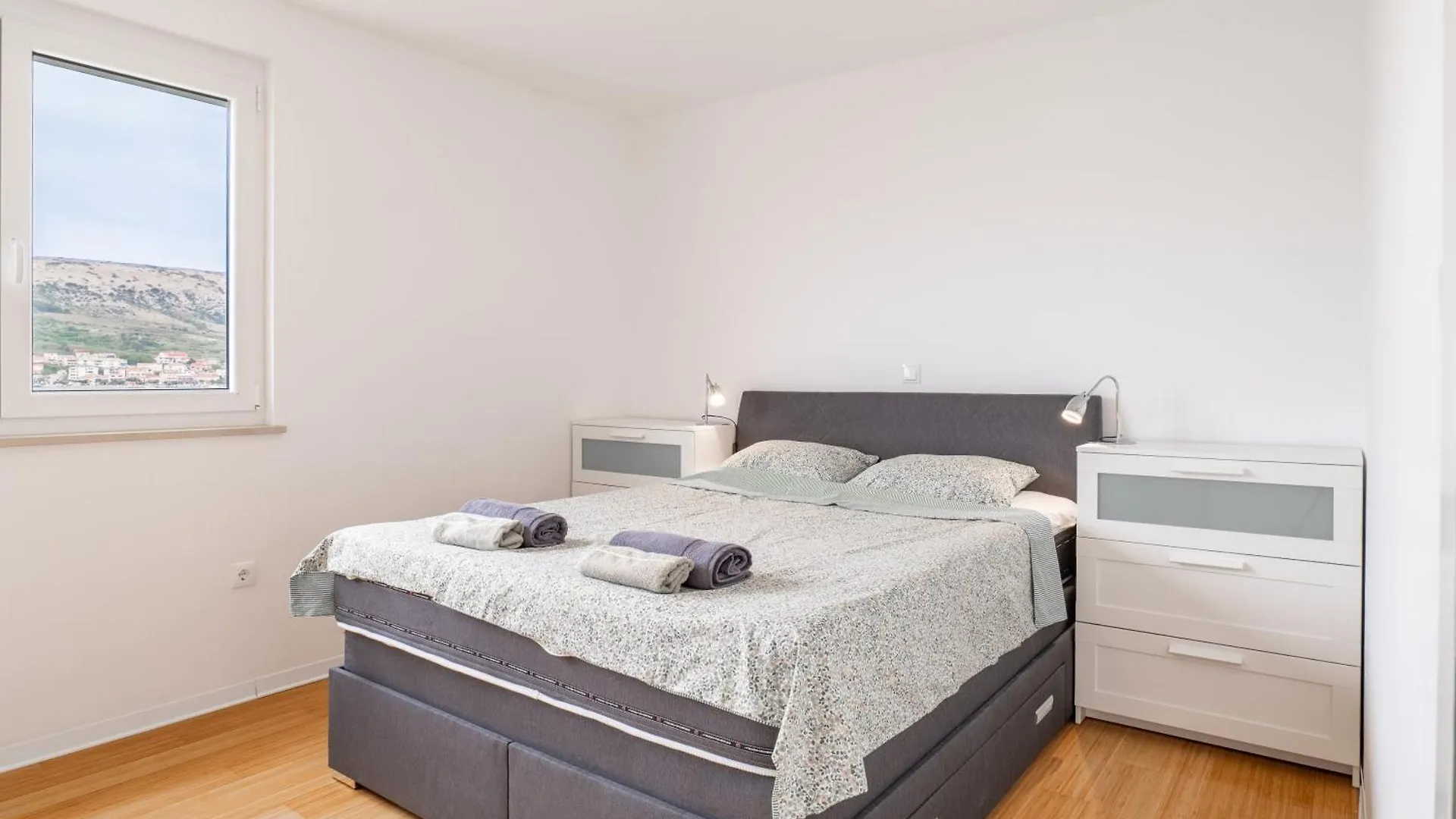 New Apartments With Sea View Pag Town