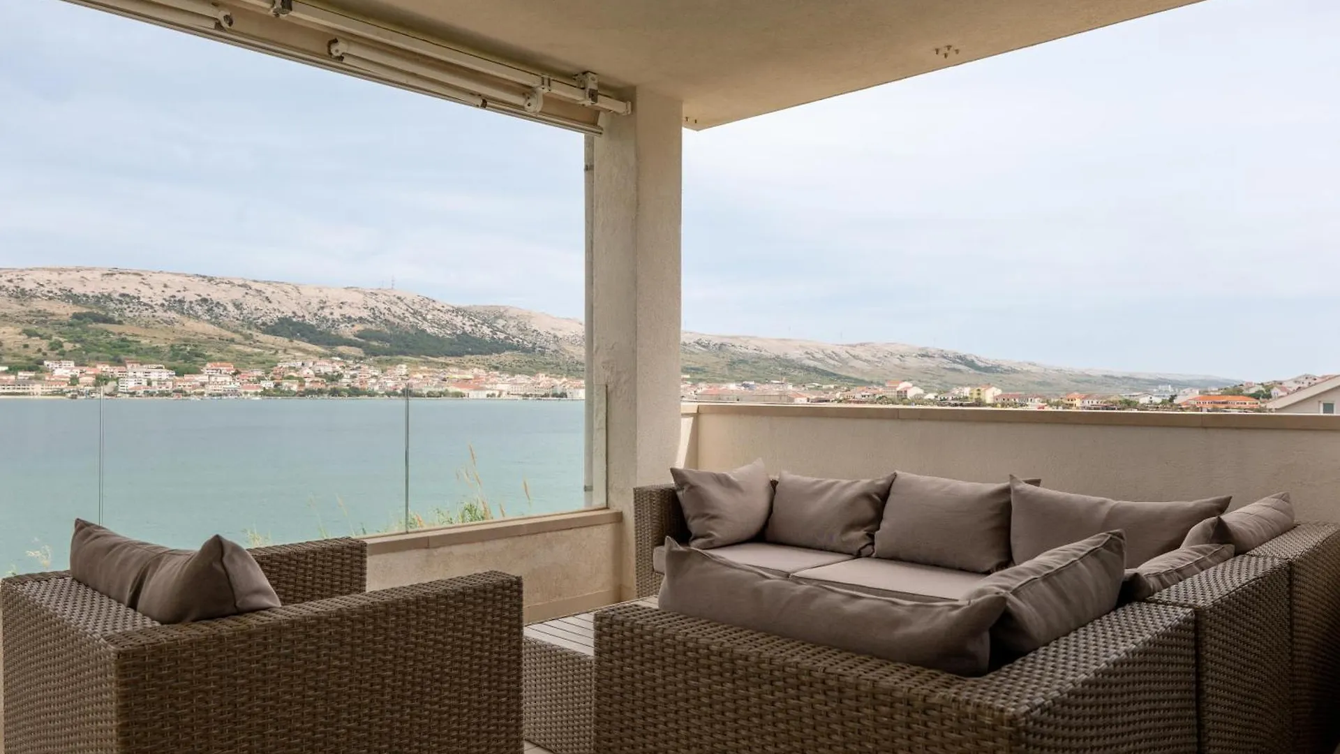 New Apartments With Sea View Pag Town