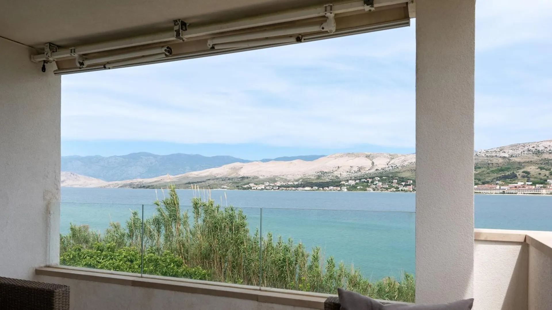 New Apartments With Sea View Pag Town