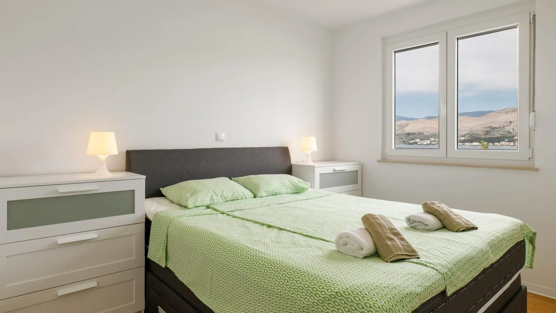 New Apartments With Sea View Pag Town