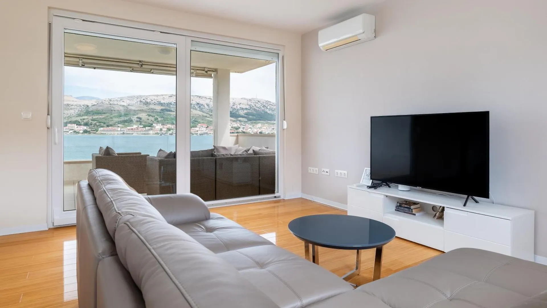 New Apartments With Sea View Pag Town